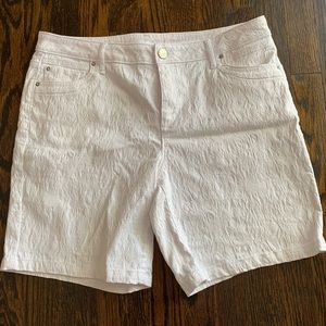 Simply Vera White Shorts - Size 12